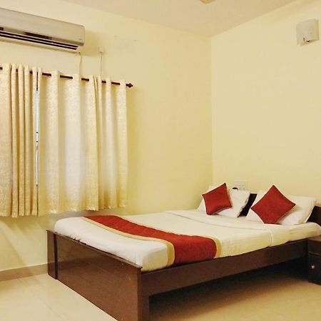 Super Oyo Capital O Premium Hotel Victoria Heights Near Sri Someshwara Swami Temple Bangalore Esterno foto