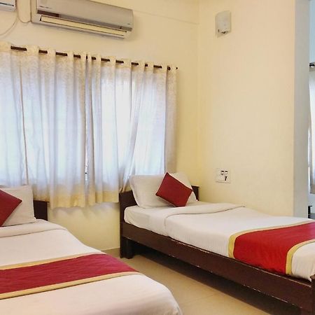 Super Oyo Capital O Premium Hotel Victoria Heights Near Sri Someshwara Swami Temple Bangalore Esterno foto