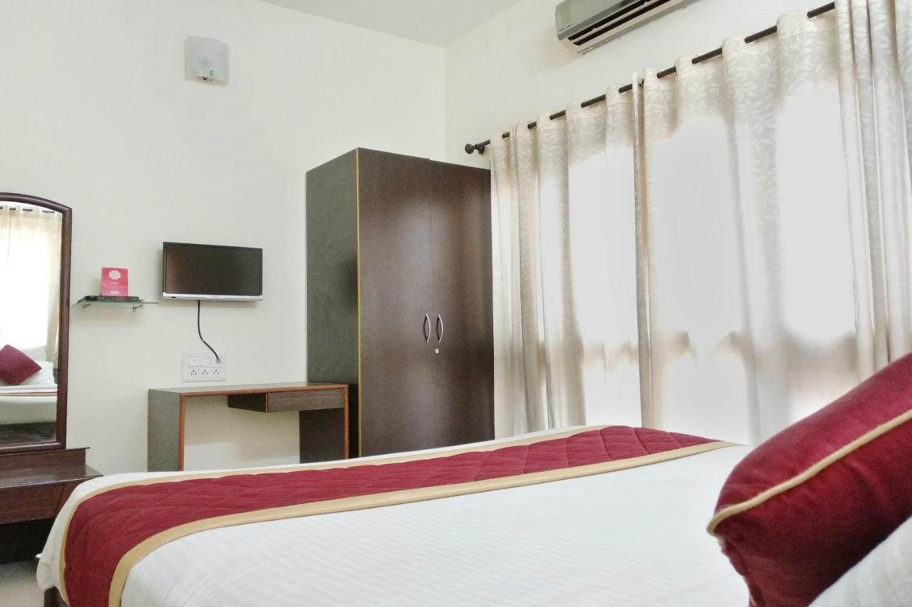 Super Oyo Capital O Premium Hotel Victoria Heights Near Sri Someshwara Swami Temple Bangalore Esterno foto