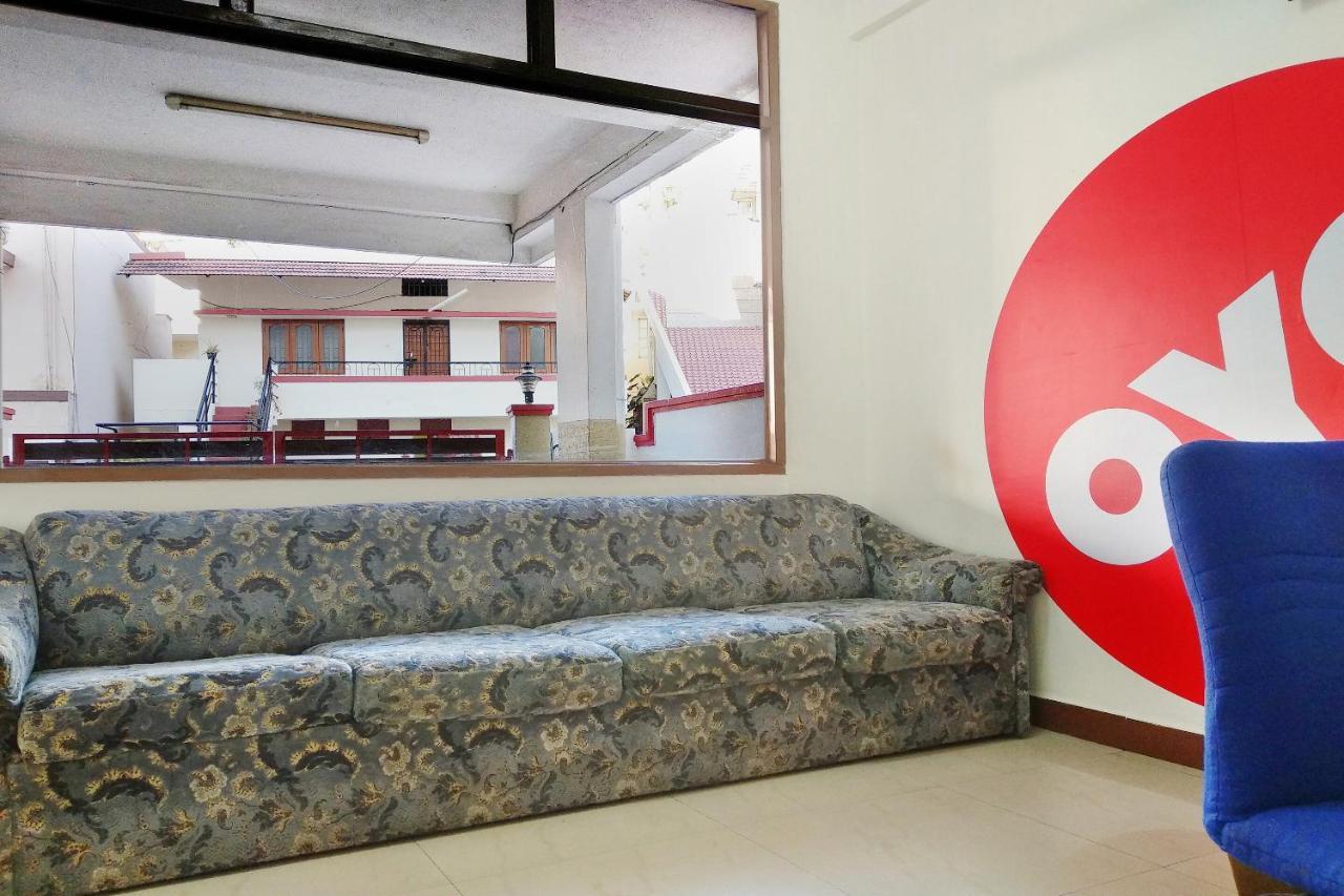 Super Oyo Capital O Premium Hotel Victoria Heights Near Sri Someshwara Swami Temple Bangalore Esterno foto